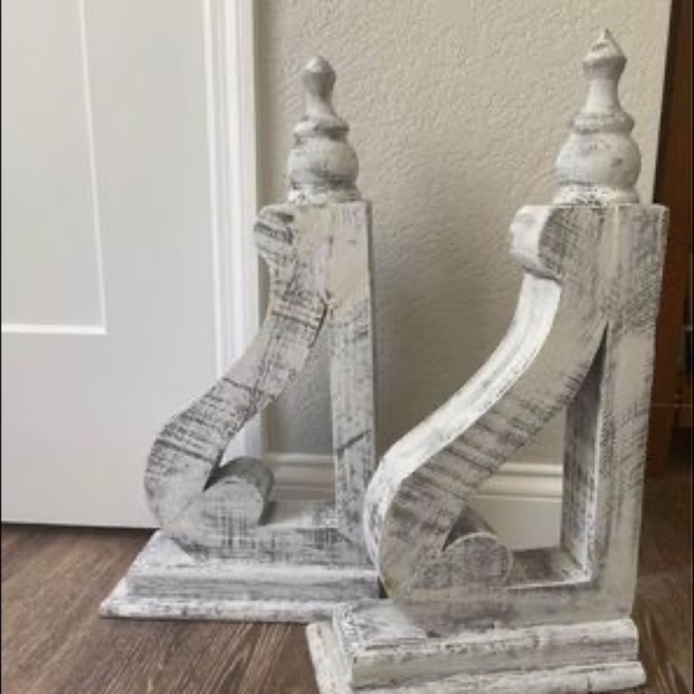 Corbels set of 2